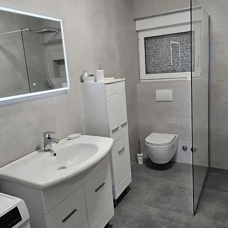 Daire Family-friendly With Swimming Pool - 7916 Opatija