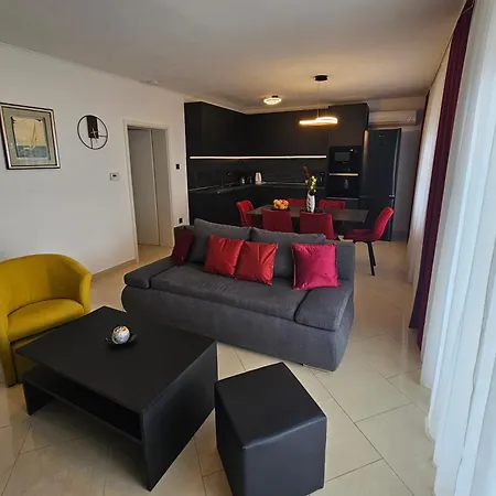 Family-friendly With Swimming Pool - 7916 Apartman *