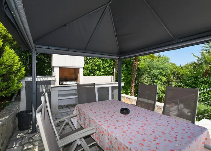 Family-friendly With Swimming Pool - 7916 Opatija