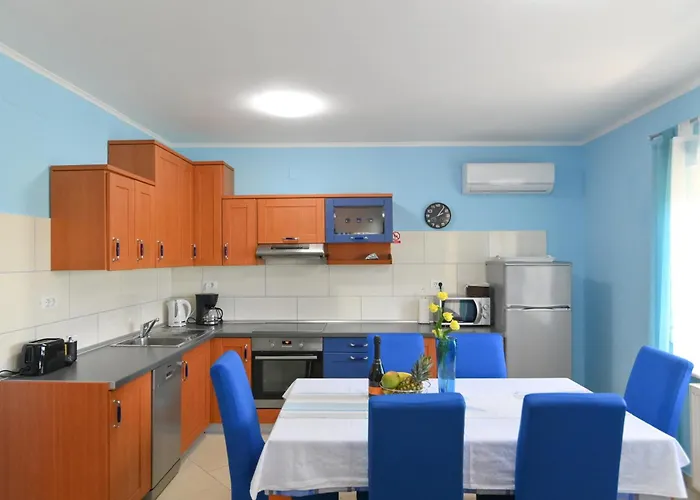 Family-friendly With Swimming Pool - 7916 Opatija