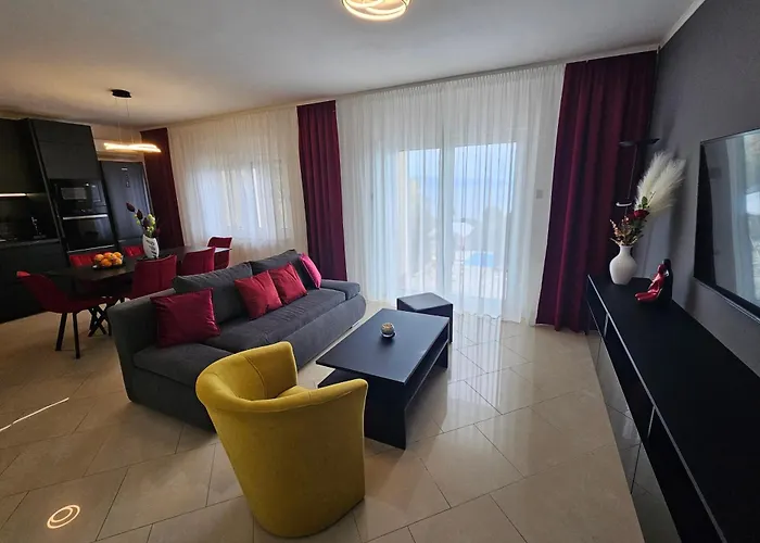 Family-friendly With Swimming Pool - 7916 Apartmán