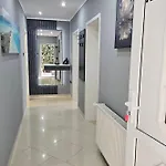 Family-friendly With Swimming Pool - 7916 公寓 *