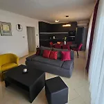 Family-friendly With Swimming Pool - 7916 公寓 *